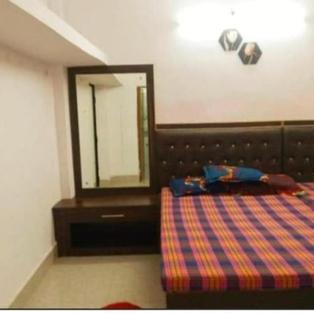 Chinta Haran Rest House Deoghar Pokoj fotografie