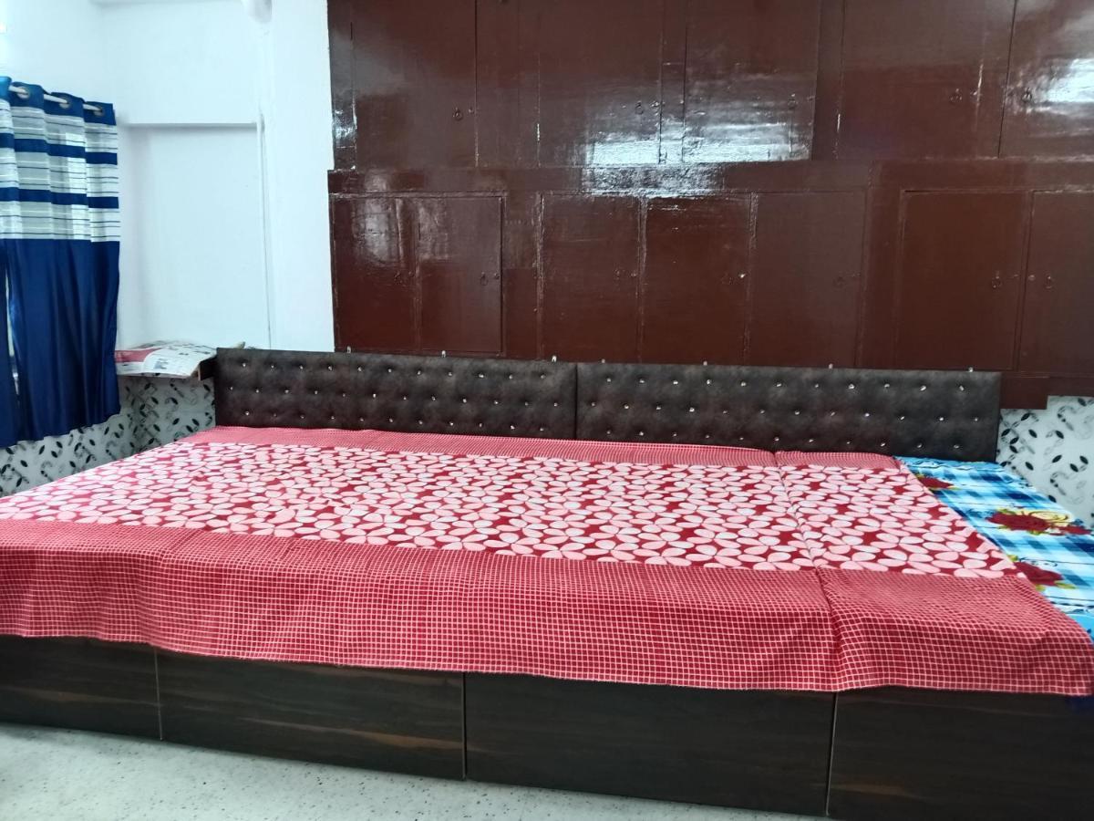 Chinta Haran Rest House Deoghar Pokoj fotografie