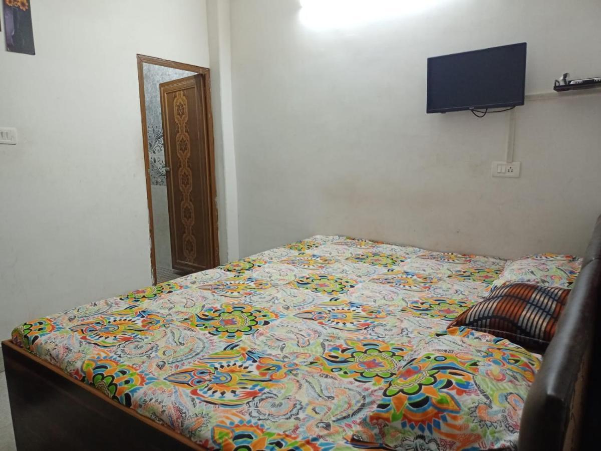 Chinta Haran Rest House Deoghar Pokoj fotografie