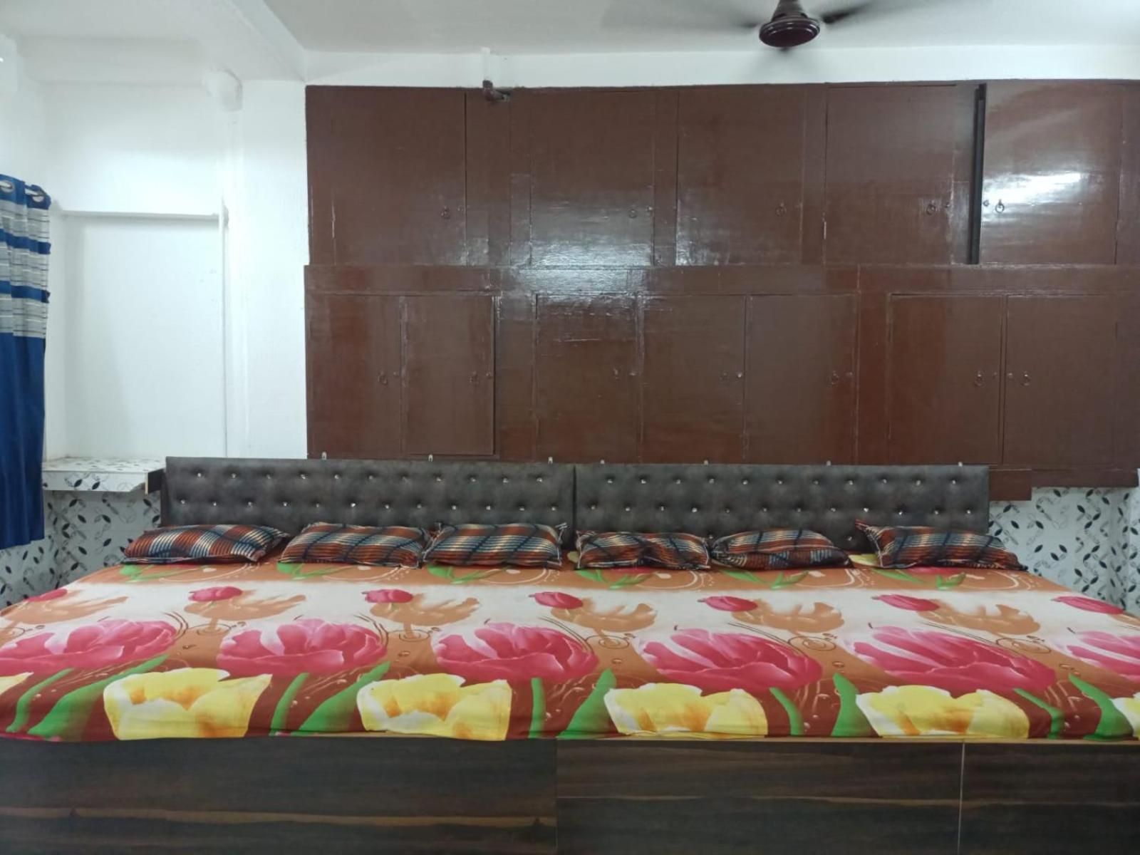 Chinta Haran Rest House Deoghar Pokoj fotografie