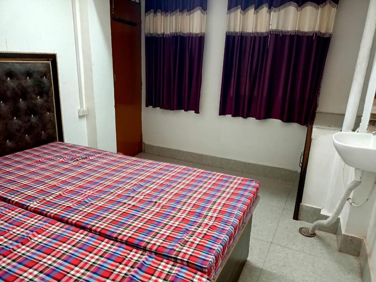 Chinta Haran Rest House Deoghar Pokoj fotografie